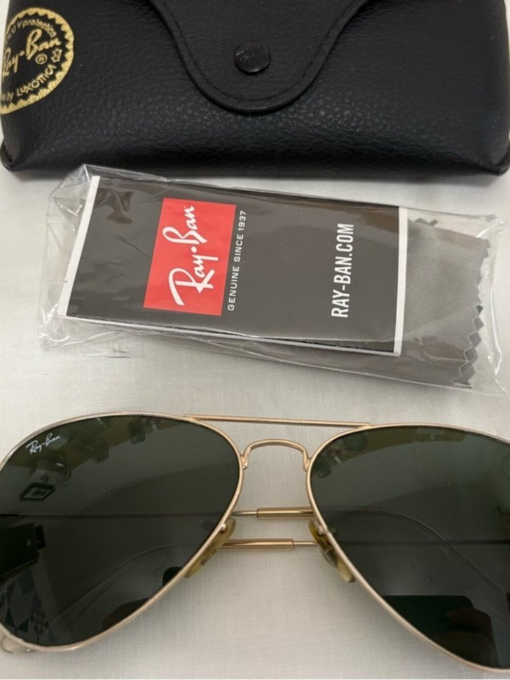 Ray-Ban RB58014 Ray-Ban Aviator large metal gold colored frame small scratches